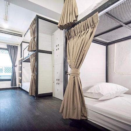 Moon House Hostel Банкок Екстериор снимка