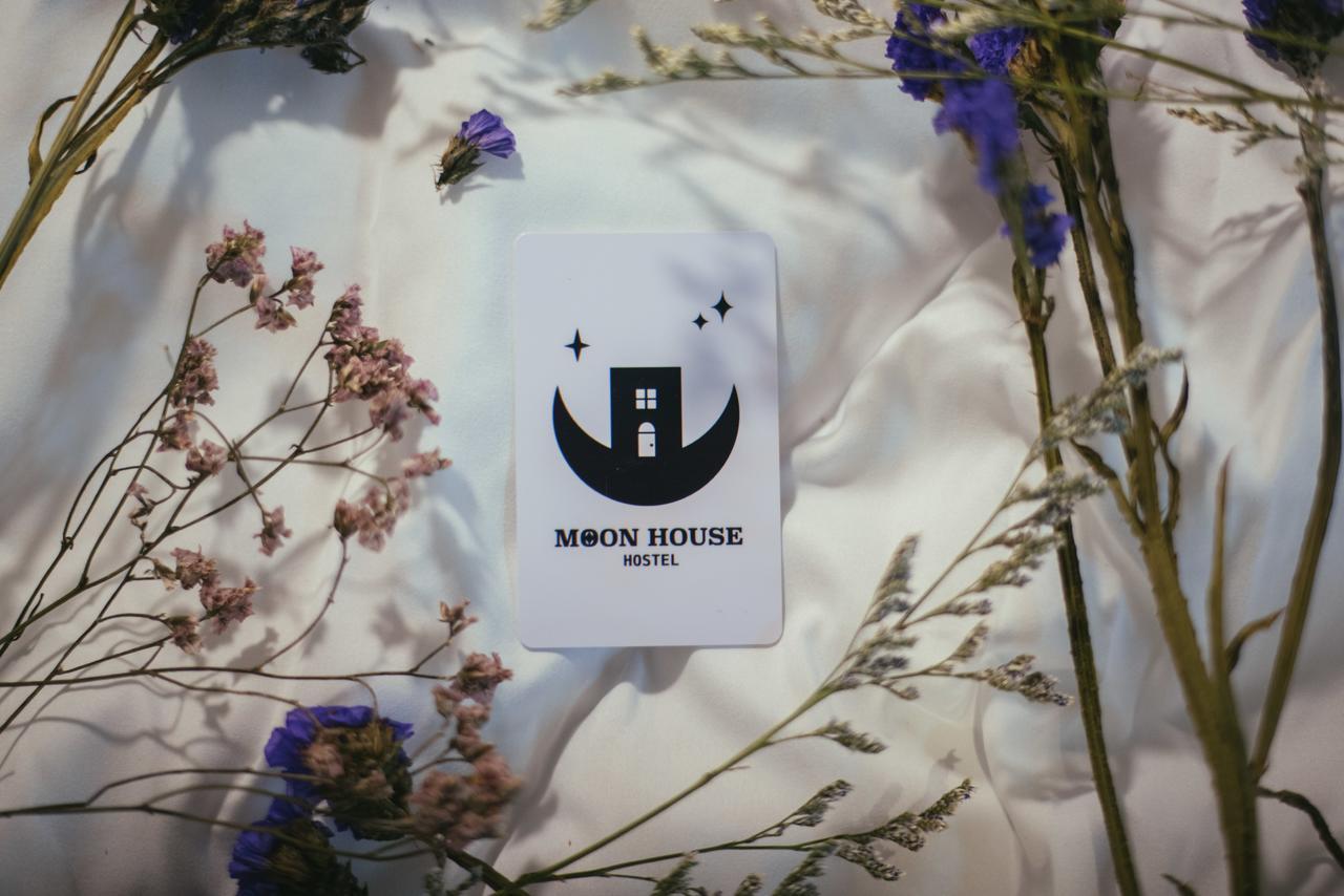 Moon House Hostel Банкок Екстериор снимка