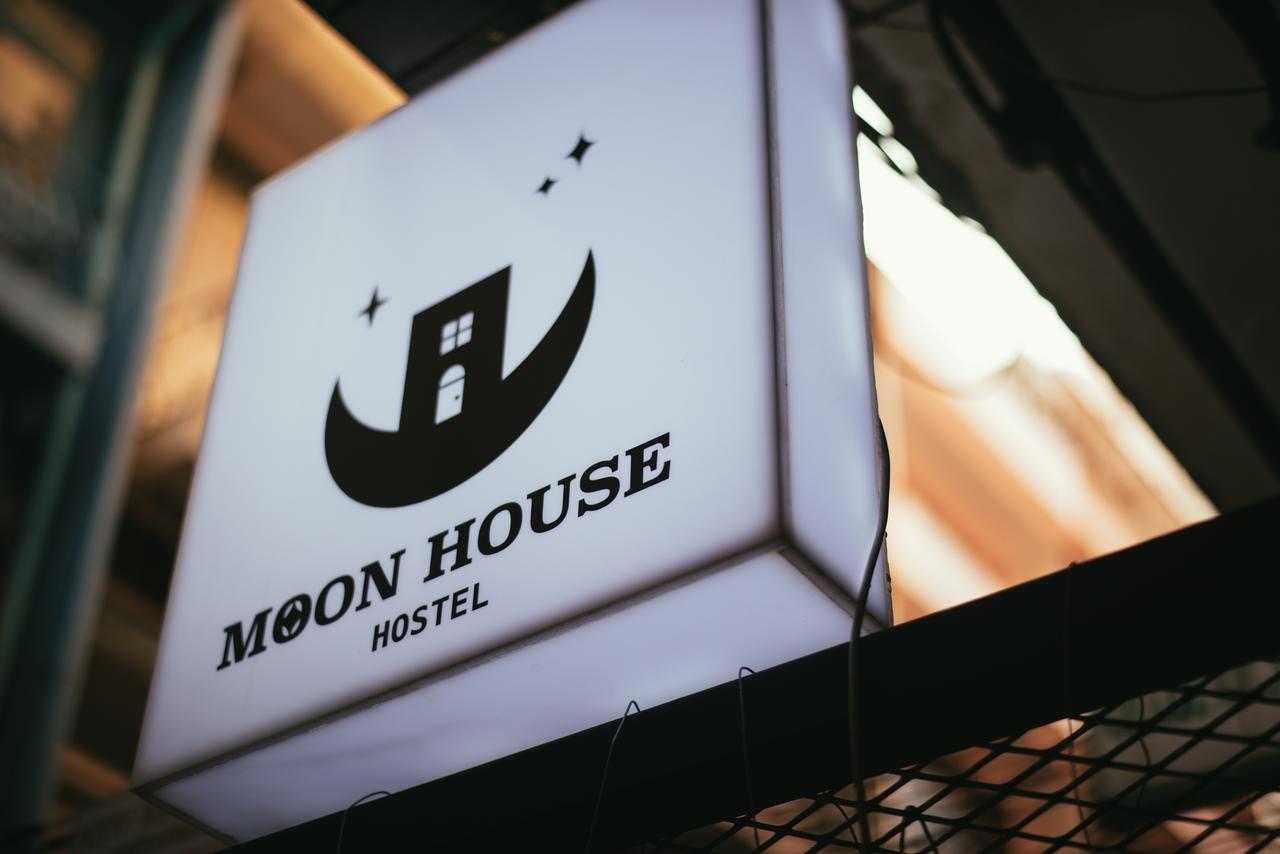 Moon House Hostel Банкок Екстериор снимка