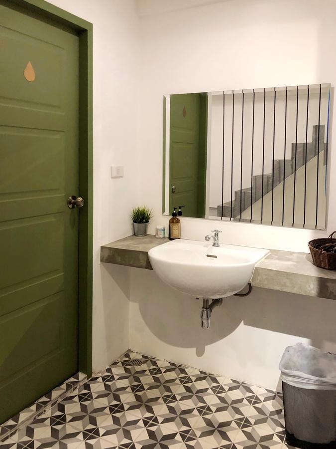 Moon House Hostel Банкок Екстериор снимка
