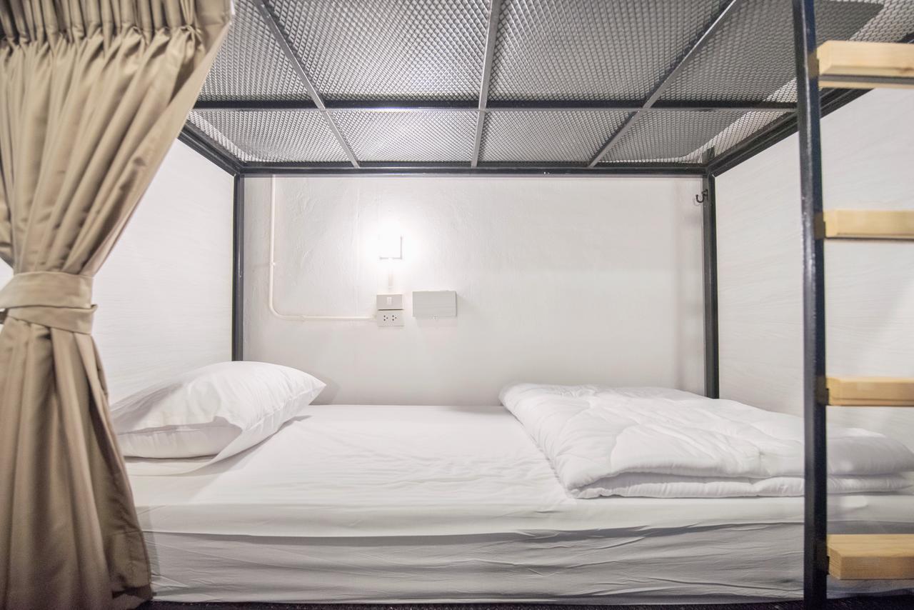 Moon House Hostel Банкок Екстериор снимка