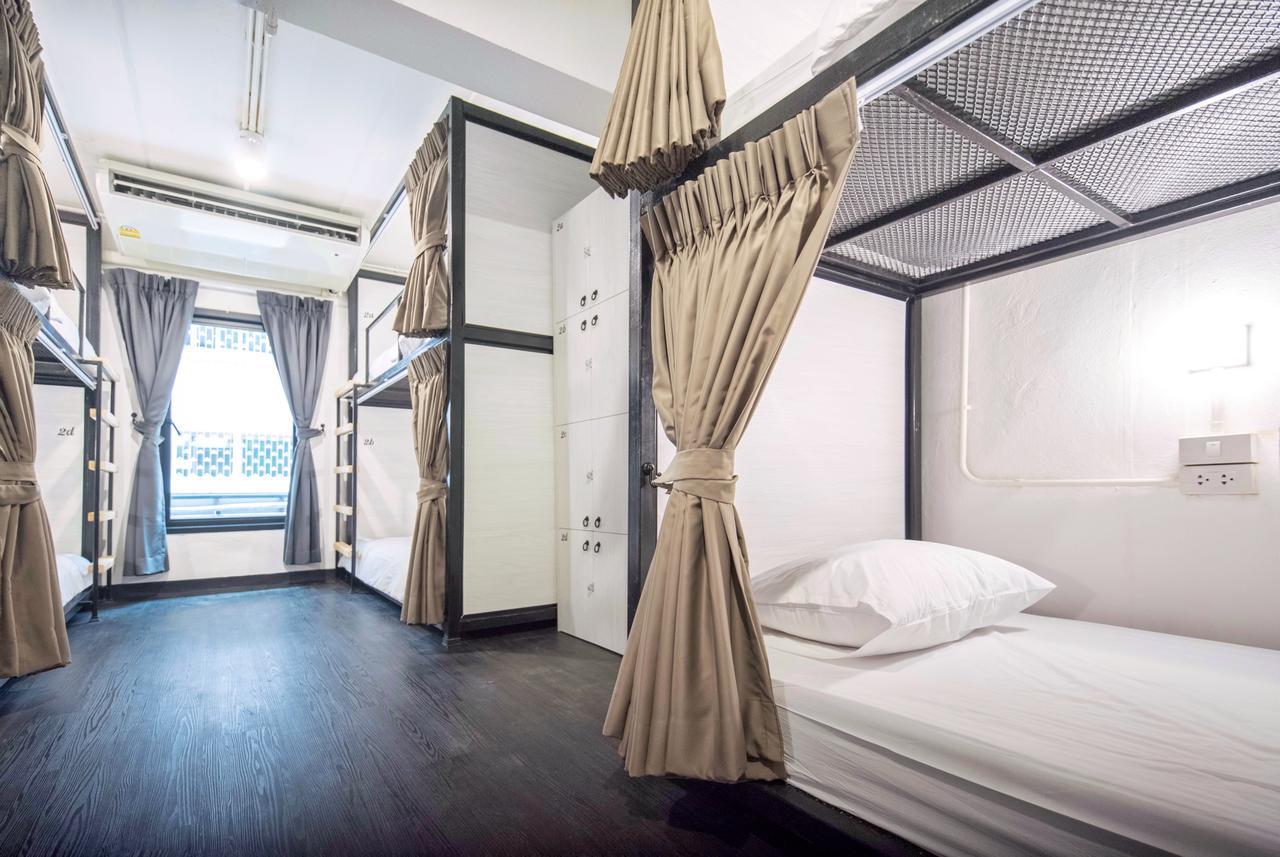 Moon House Hostel Банкок Екстериор снимка